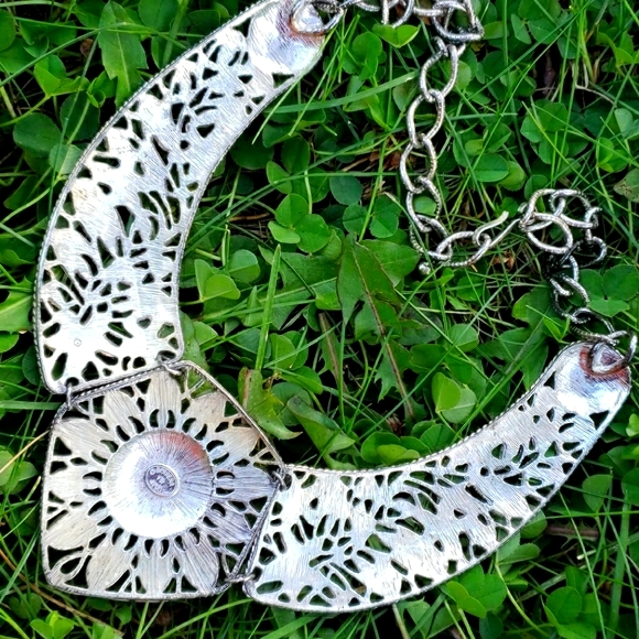 Vtg Barrera for Avon Chunky Ornate Collar Necklace - Picture 10 of 10